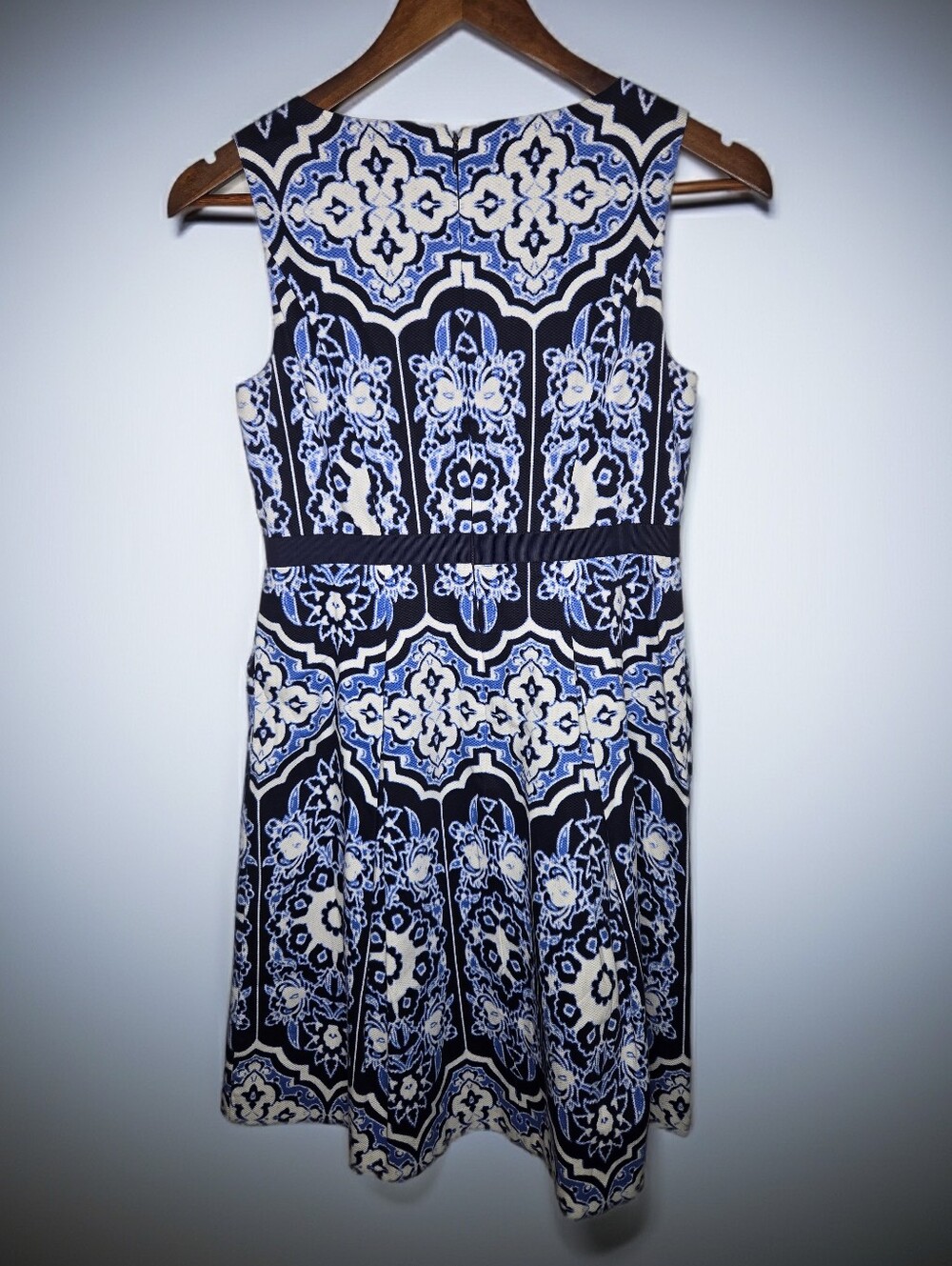 Talbots Blue White Medallion Mosaic Print Sleeveless Fit Flare Dress Size 2P - Picture 2 of 15